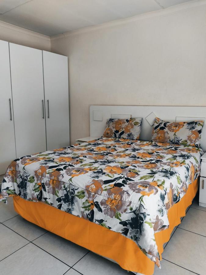 La Fiance Village Polokwane Bagian luar foto